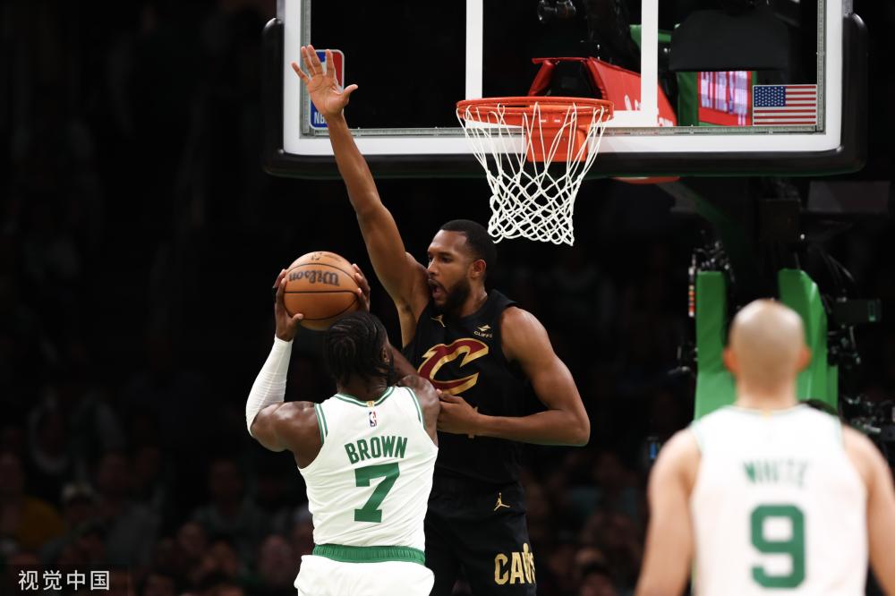 相比之下 相比之下