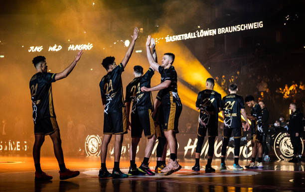 周琦和他的 周琦和他的