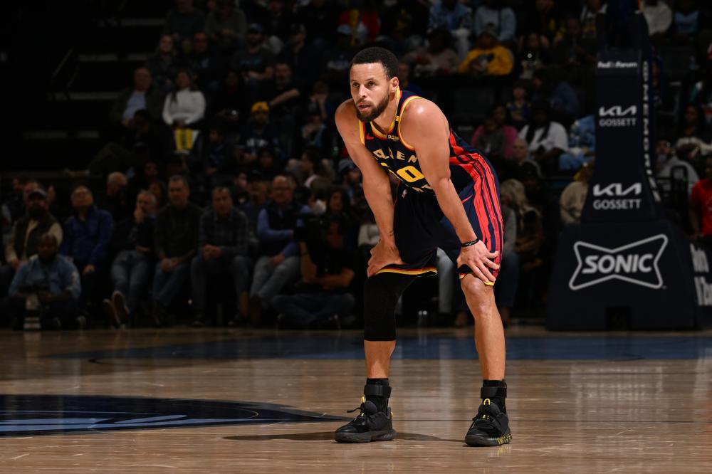 他在替补出 他在替补出