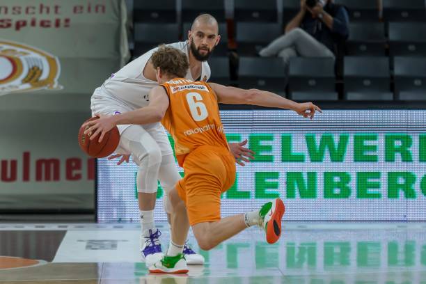 仅是一个警 仅是一个警