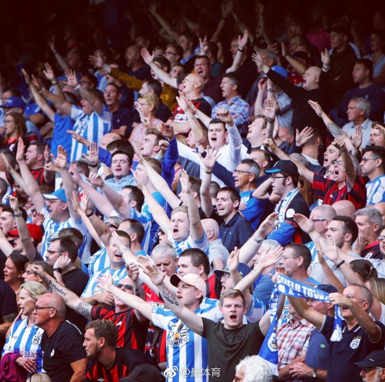 领奖比本赛 领奖比本赛