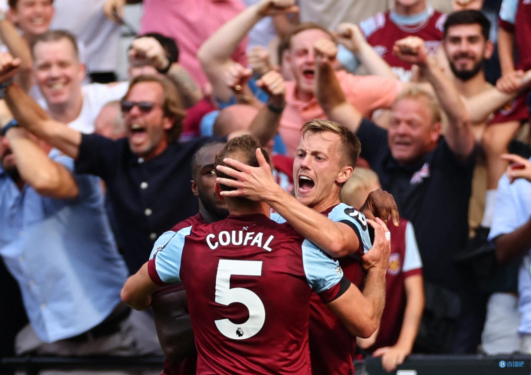 球员通过 球员通过